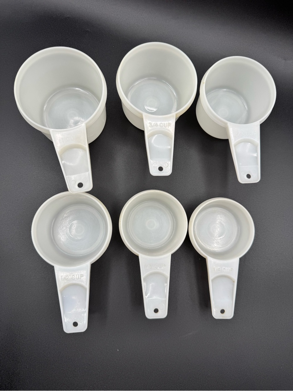 Set of 6 Tupperware Speckled White Measuring Cups